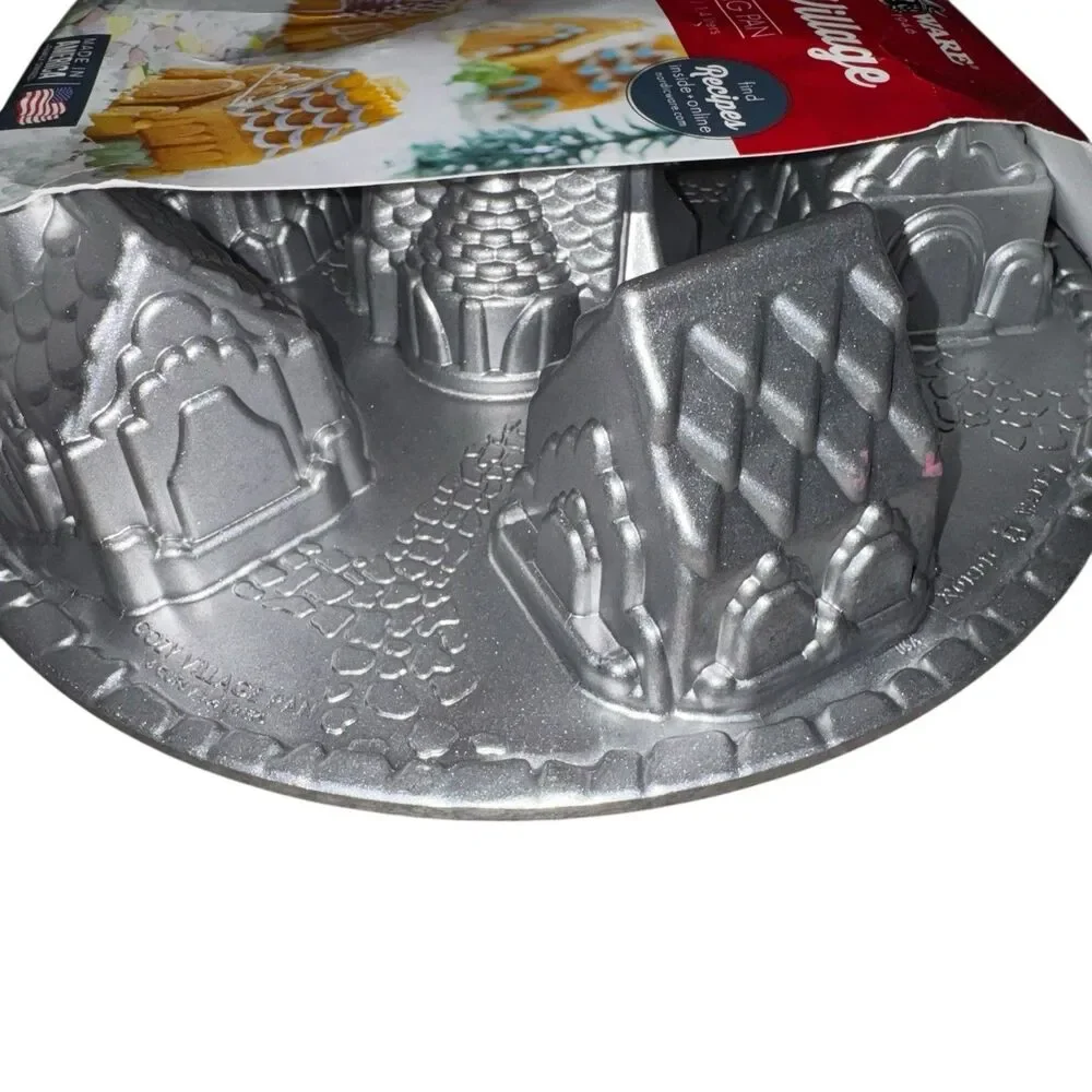 Nordic Ware Cozy Village Baking Pan‎ - Cast Iron Aluminum Brand New 6 Cups New